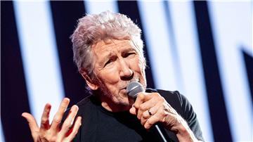 Roger Waters bringt „The Dark Side Of The Moon“ neu raus. Seine Neuaufnahmes paltete schon im Vorfeld die Fans.
