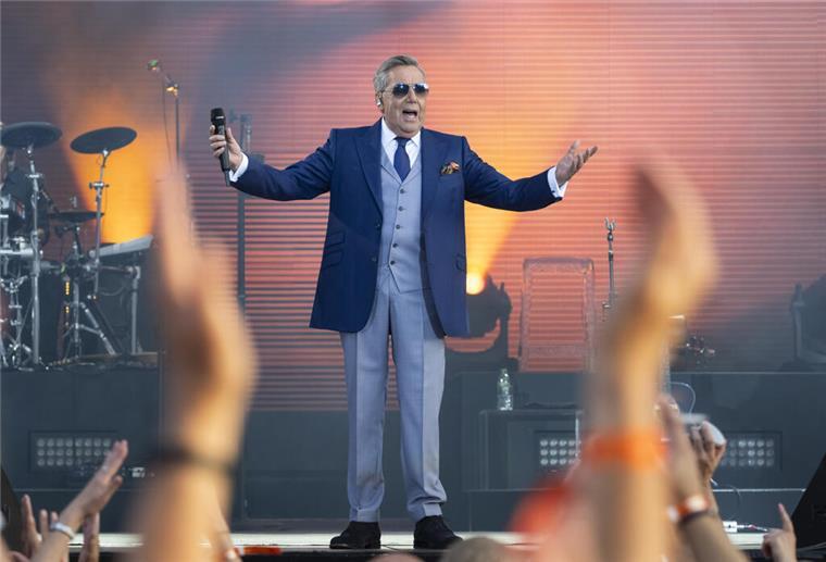 Tolle Kulisse bei Roland Kaiser in Bremerhaven erwartet - Es gibt noch Tickets Roland Kaiser will Bremerhaven begeistern.