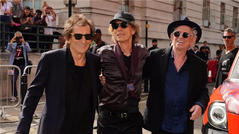 Ronnie Wood (l-r), Mick Jagger und Keith Richards rühren in London die Werbetrommel für ihr neues Studioalbum „Hackney Diamonds“.
