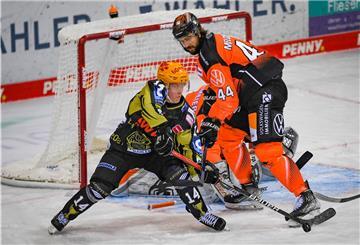 Ross Mauermann konnte das erste Pinguins-Tor der Viertelfinalserie markieren, am Ende setzte es aber erneut eine deutliche Niederlage gegen Wolfsburg.