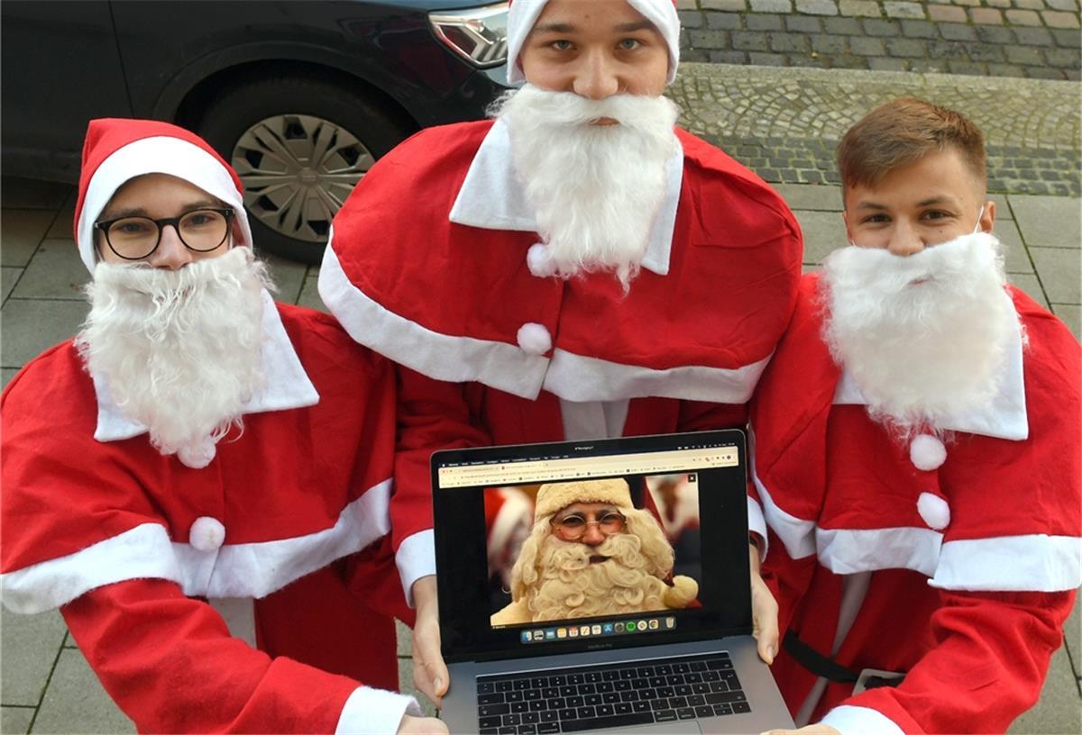 Bremerhavener Studenten erfinden Online-Weihnachtsmann Rouven Dücomy, Leon Schütz und Thimo Wieschiolek bieten Eltern einen besondern Service zu Weihnachten an.
