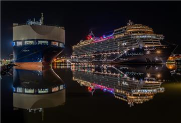 Rückkehr nach Bremerhaven: die „Mein Schiff 1“.