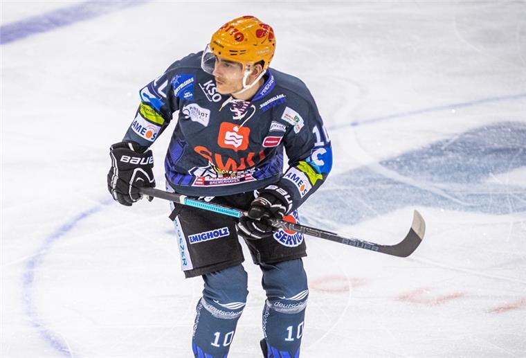 Rückkehrer Filip Reisnecker ersetzt den verletzten Tim Lutz im vierten Sturm der Fischtown Pinguins.