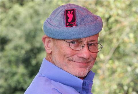 Rüiger Nehberg wird auch Sir Vival genannt. Wer ihm den Namen verpasst hat, erzählt er vielleicht bei seinem Besuch in Zeven.