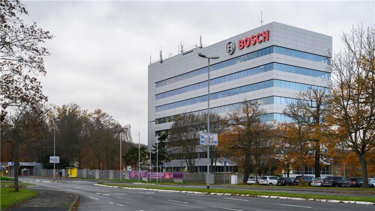 Bosch-Werk in Hildesheim bleibt - 680 Stellen fallen weg Rund 1.100 Menschen arbeiten bei Bosch in Hildesheim – mehr als die Hälfte von ihnen soll in den kommenden Jahren wegfallen. (Archivbild)