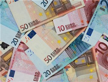 Rund 15 Millionen Euro muss die Seestadt sparen. Die Stadtverordnetenversammlung will heute den Haushalt beschließen.