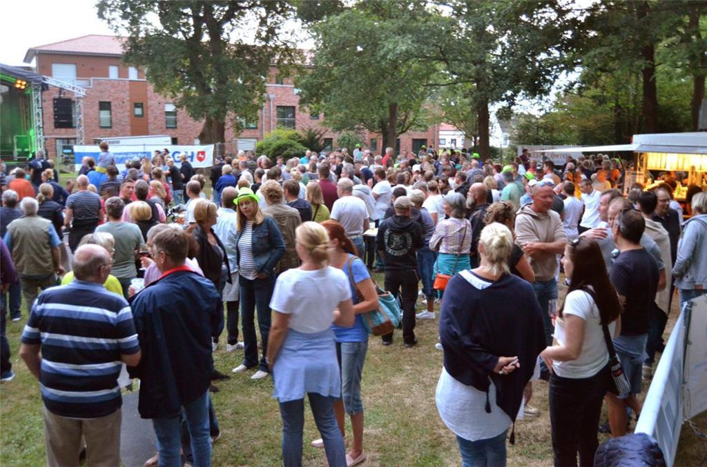 Rund 1500 Besucher waren am Wochenende zum LoxRock nach Loxstedt gekommen. Foto:...