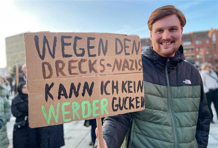 Rund 1.500 Menschen demonstrieren gegen Rechtsextremismus in Nordenham