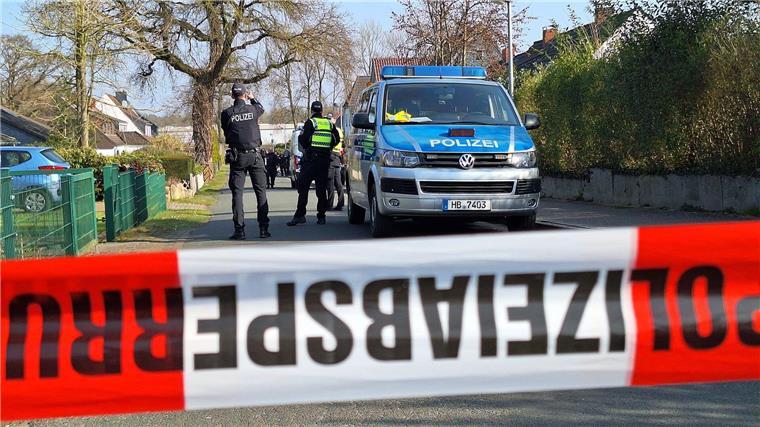 Vier Weltkriegsbomben in Bremen erfolgreich gesprengt Rund 2.000 Menschen haben wegen der Sprengung von vier Weltkriegsbomben in Bremen ihre Häuser und Wohnungen verlassen müssen.