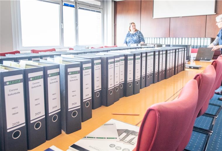 Betrüger wollten 235.000 Euro Soforthilfe abzocken Rund 2.300 Anträge auf Soforthilfe sind von der Bremerhavener Wirtschaftsförderungsgesellschaft BIS bearbeitet worden. Bei 42 Fällen besteht ein Betrugsverdacht.