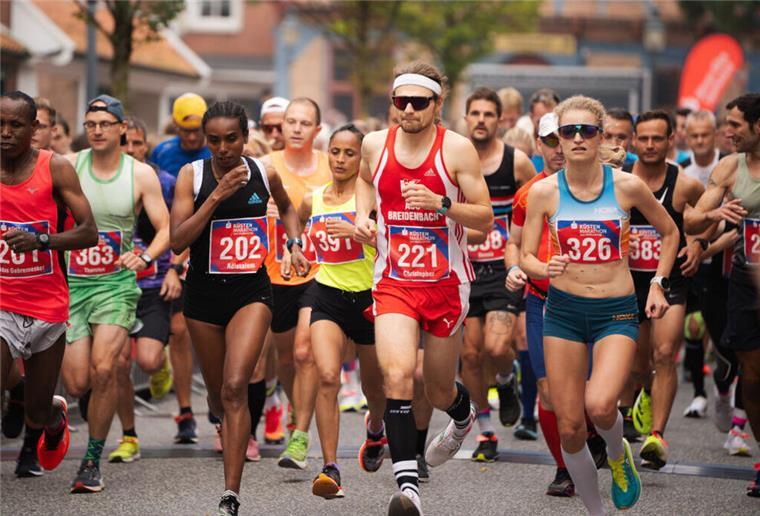 Nach 8-Meter-Sturz beim „Hallenmasters“: Helmut Göke startet beim Küstenmarathon Rund 25 Prozent mehr Teilnehmer liefen beim diesjährigen 23. Küstenmarathon in Otterndorf mit.