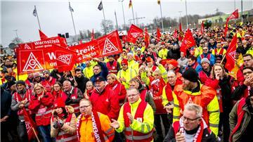 Rund 4.000 VW-Beschäftigte beteiligten sich nach Gewerkschaftsangaben am den Warnstreik.
