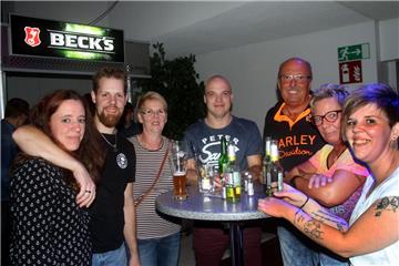 Rund 450 Gäste feierten am Sonnabend bei der 90er-Party in der Friedeburg.
