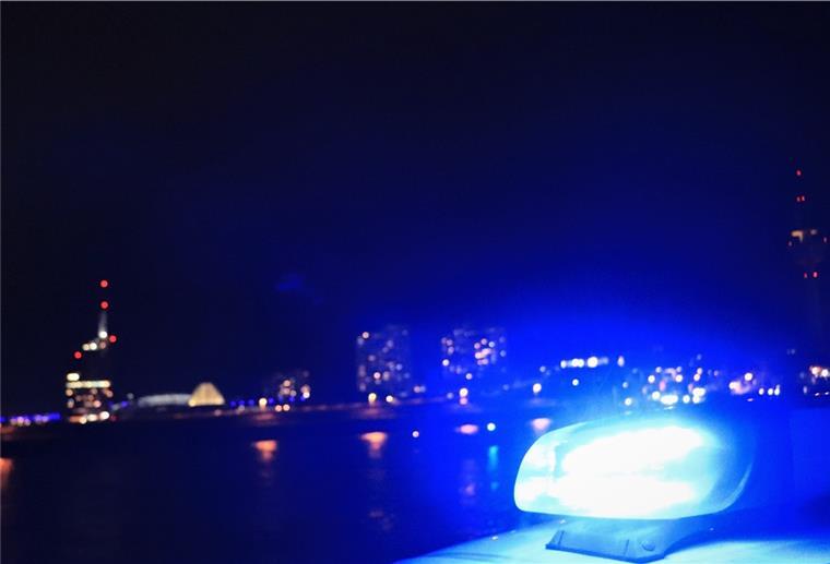 Proteste gegen Corona-Maßnahmen in Bremerhaven Rund 60 Demonstrierende trafen sich am Montag.