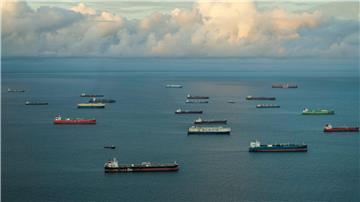 Rund drei Prozent des globalen CO2-Ausstoßes gehen auf das Konto der internationalen Schifffahrt. (Archivbild)
