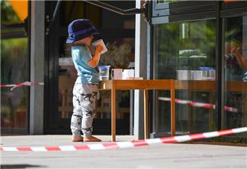 Rund ein Drittel der Kinder besucht derzeit die Notbetreuung in den Kitas des Landkreises. Am 22. Juni soll der Regelbetrieb starten, doch es gibt viele Fragen. Auch die, ob Kitas in den Sommerferien geöffnet bleiben könnten, wie politisch gefordert.