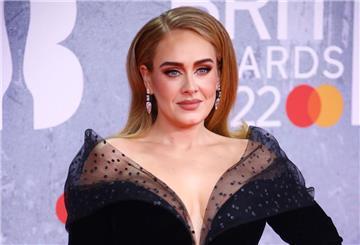 Sängerin Adele bereitet gerne Essen für Schulveranstaltungen ihres Sohnes zu.
