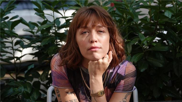Antje Schomaker: „Ich liebe Musik, die nach vorne geht“ Sängerin Antje Schomaker bringt ihr zweites Album mit dem Titel „Snacks“ auf den Markt.