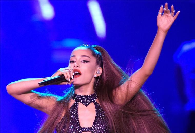 Sängerin Ariana Grande ist eine der Helferinnen der diesjährigen Oscars.