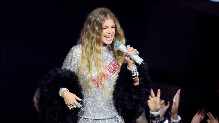 Altes Lied auf richtiger Brücke Sängerin Fergie hat das Video zu einem alten Song neu gedreht.