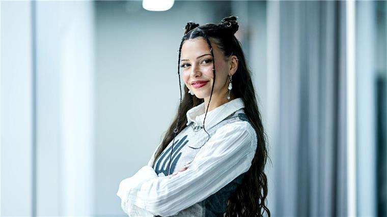 Neues Album von Nina Chuba: „Bin erwachsener geworden“ Sängerin Nina Chuba bringt jetzt ihr zweites Studioalbum heraus.