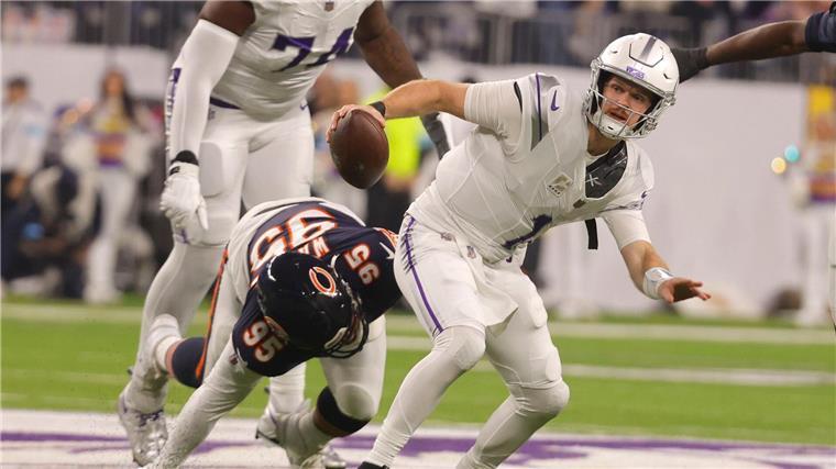 Vikings setzen Lions durch 12. NFL-Saisonsieg unter Druck Sam Darnold holte mit den Vikings den 12. Sieg und zog damit gleich mit den Detroit Lions.