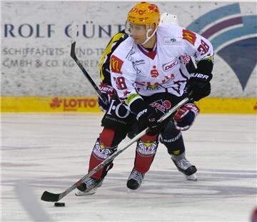 Sami Venäläinen will seine Karriere bei den Fischtown Pinguins fortsetzen.