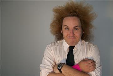Samstag wurde der Auftritt wegen dem schlechten Wetter abgesagt - aber für Pfingstsonntag stehen die Chancen gut: Wissenschafts-Comedian Konrad Stöckel steht um 15 Uhr auf der Bühne.