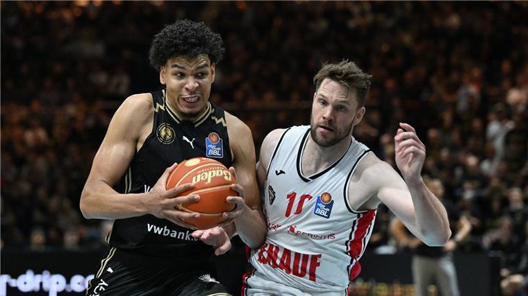 Furioser Fru: Youngster beflügelt Braunschweigs Basketballer Sananda Fru überzeugte gegen Würzburg.