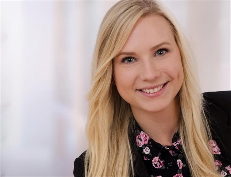 Hochschul-Absolventin: Auch lokale Geschäfte sollten Online-Shopping anbieten Sandra Niemeyer rät in ihrer Masterarbeit regionalen Händlern dazu, Kunden Online-Bestellungen zu ermöglichen, die Waren aber in einem ersten Schritt im Geschäft abholen zu lassen.