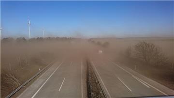 Sandsturm auf der A27. 