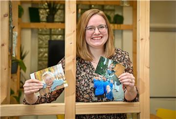 Sarah Ackermann in der Kreativwerkstatt der NORDSEE-ZEITUNG. 
