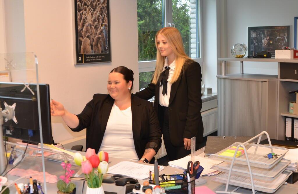 Sarah Lilienthal (links) und Alina Oldenburg