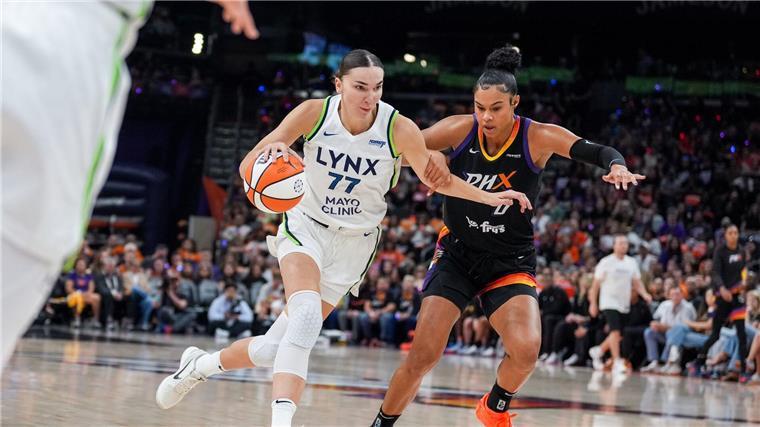 Satou Sabally (rechts) hatte erneut einen starken Abend in den WNBA-Playoffs.