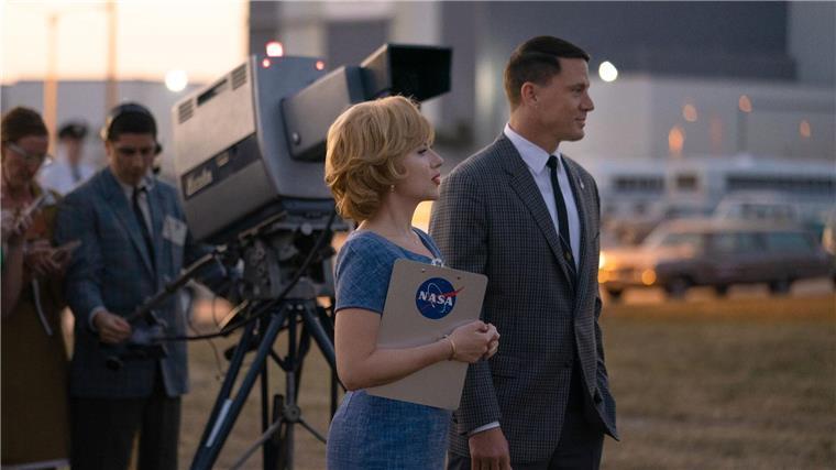 Scarlett Johansson spielt in „To the Moon“ eine gerissene PR-Expertin.