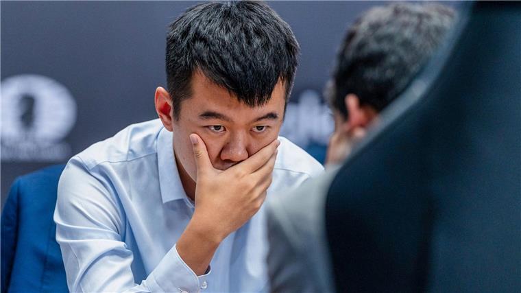 Schach-Weltmeister Ding Liren hält seine Chancen auf die Titelverteidigung aufrecht.