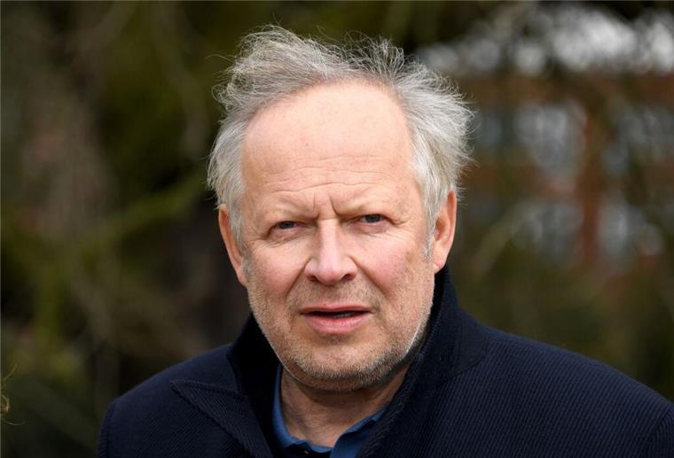 Axel Milberg versteht die Liebe der Menschen zu Krimis Schauspieler Axel Milberg versteht die Faszination der Deutschen zum Krimi.