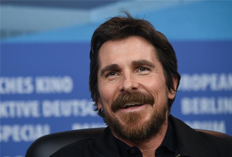 Christian Bale in erstem Trailer für schaurigen Mystery-Thriller Schauspieler Christian Bale