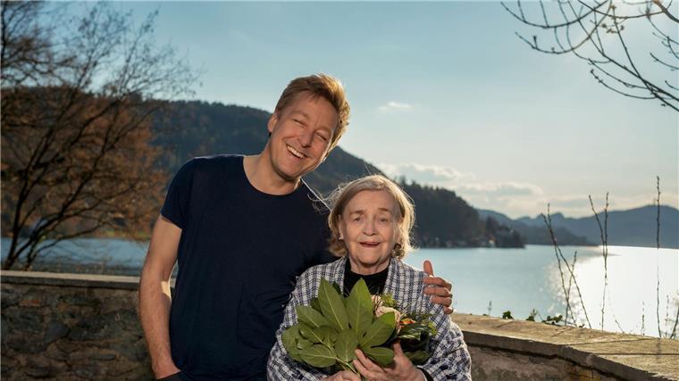 Bei „Rosenheim-Cop“ Max Müller ist Geburtstag auch Muttertag Schauspieler Max Müller und seine Mutter Mathilde: Beide haben heute Geburtstag.