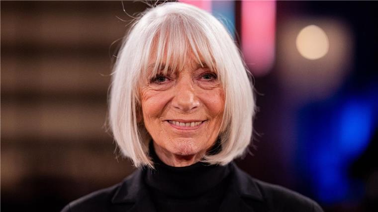 Schauspielerin Erika Pluhar im Januar 2024 in Köln.
