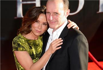 Schauspielerin Jennifer Grey und ihr Mann Clark Gregg lassen sich nach 19 Jahren scheiden.