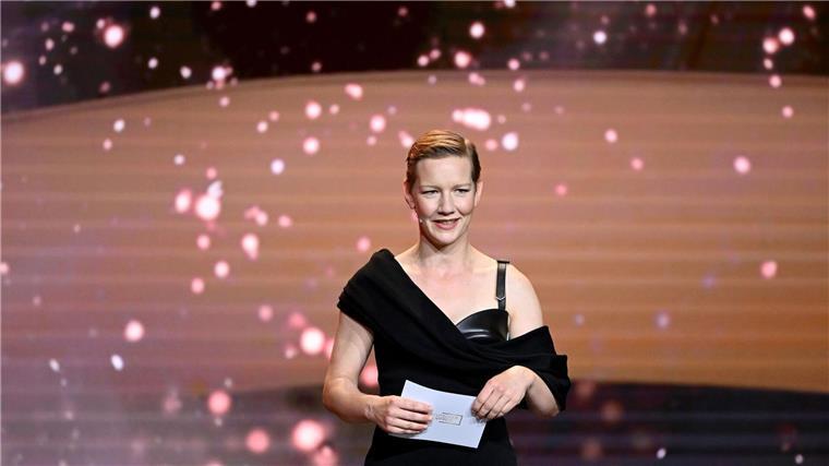 Schauspielerin Sandra Hüller bei der Verleihung des Deutschen Filmpreises als Laudatorin.