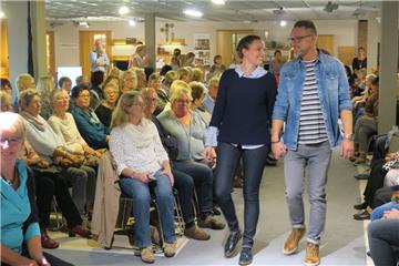 Schickes für Herbst und Winter ließ sich das vorwiegend weibliche Publikum zeigen. 