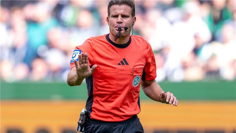 Schiedsrichter Brych brauchte Nachprüfung vor Rekordeinsatz Schiedsrichter Felix Brych bestand vor seinem Comeback einen vorgeschriebenen Lauftest erst im zweiten Versuch.