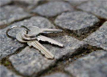 Schlüssel futsch - und nun? Wer seine Wohnungsschlüssel verliert, sollte eine gute Versicherung haben.