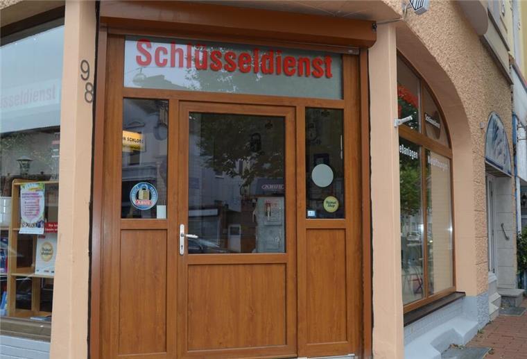 Der Eingang zum Schlüsseldienst Becker in der Hafenstraße 98.