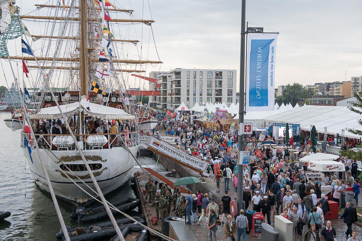 Geld vom Land: Schöne Windjammer, viele Besucher: Die Sail ist eine Werbung für Bremerhaven und bringt viel Geld. Deshalb fördert der Senat die Veranstaltung wieder mit einer Million Euro.