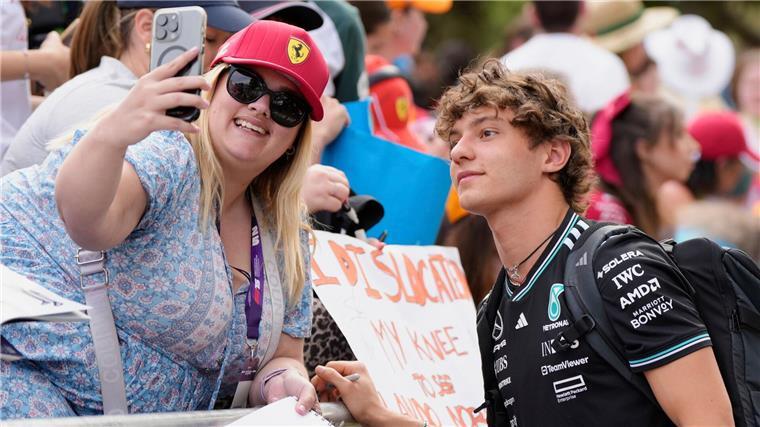 Heim-Debüt für Wunderkind: Antonelli erobert Italiens Herzen Schon ein Fan-Liebling: Mercedes-Fahrer Kimi Antonelli.