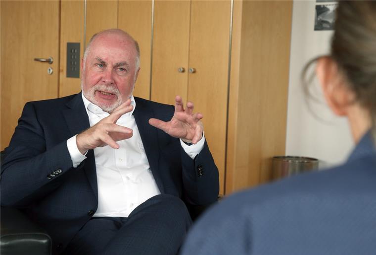 Gewerkschaft kündigt hohe Lohnforderung für öffentlichen Dienst an Ulrich Silberbach