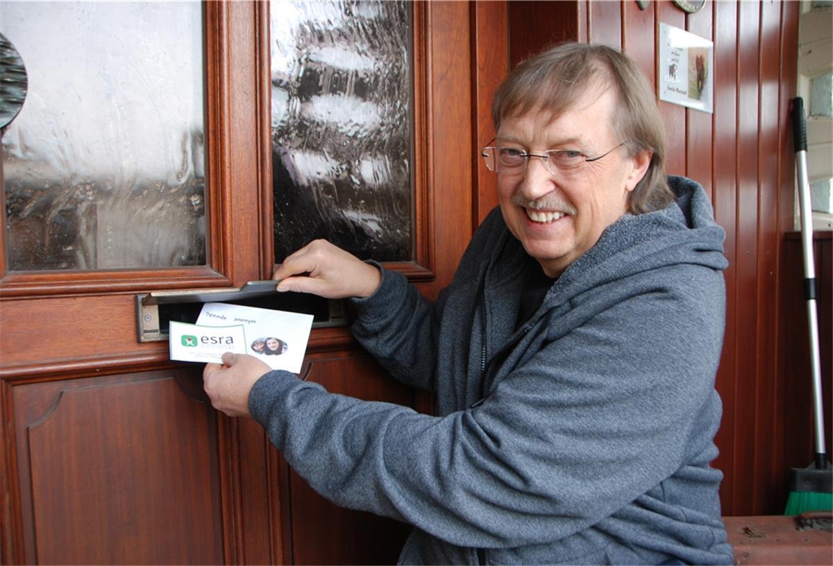 Schon im Dezember freute sich Helmut Marschall über 1000 Euro im Briefkasten. Nun hatte ein anonymer Spender dort wieder 1000 Euro hinterlassen.